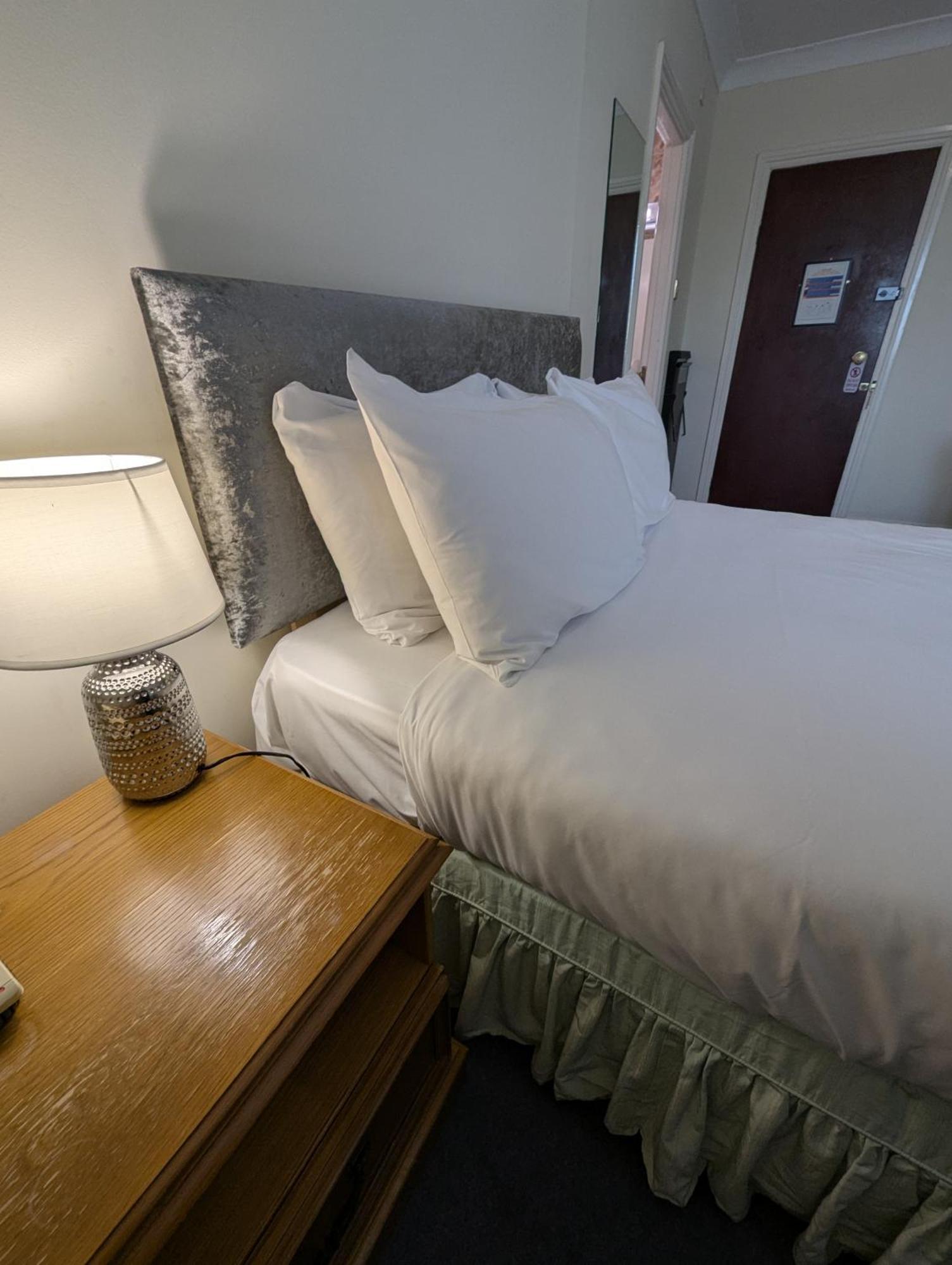 The Walnut Tree Hotel Бриджуотър Екстериор снимка