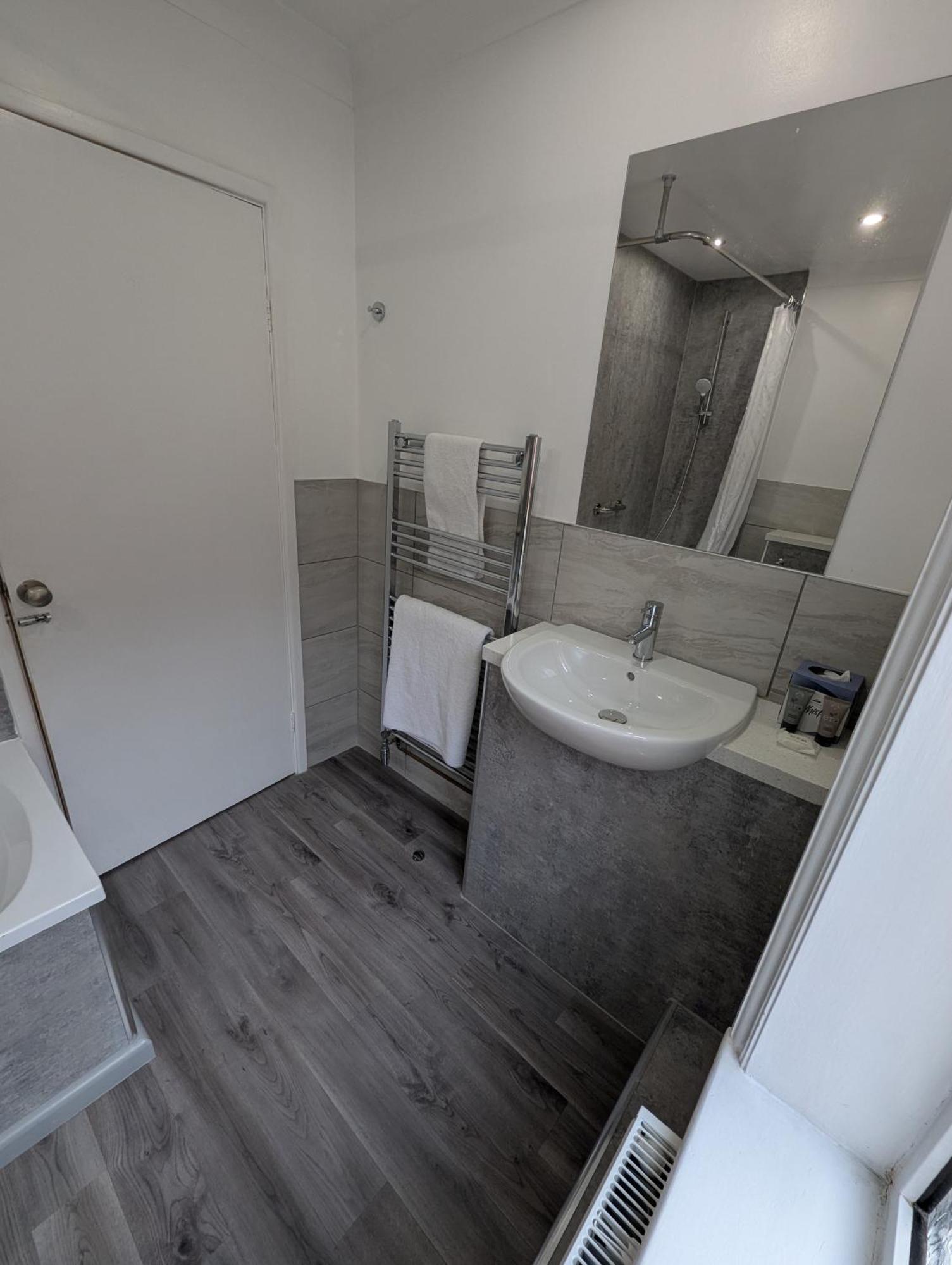 The Walnut Tree Hotel Бриджуотър Екстериор снимка