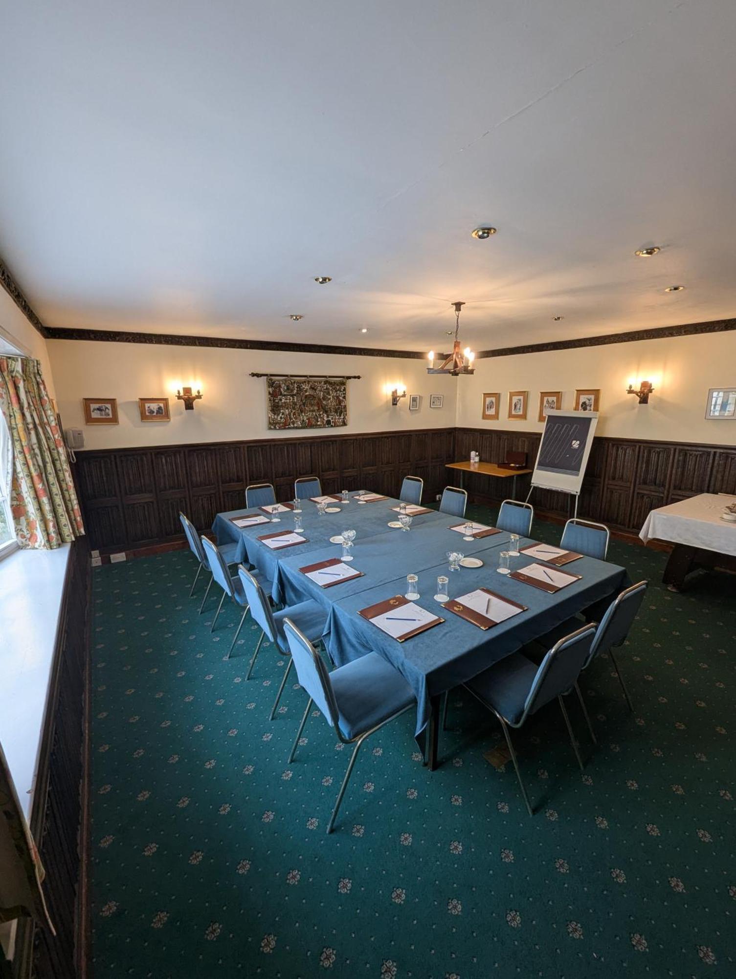 The Walnut Tree Hotel Бриджуотър Екстериор снимка