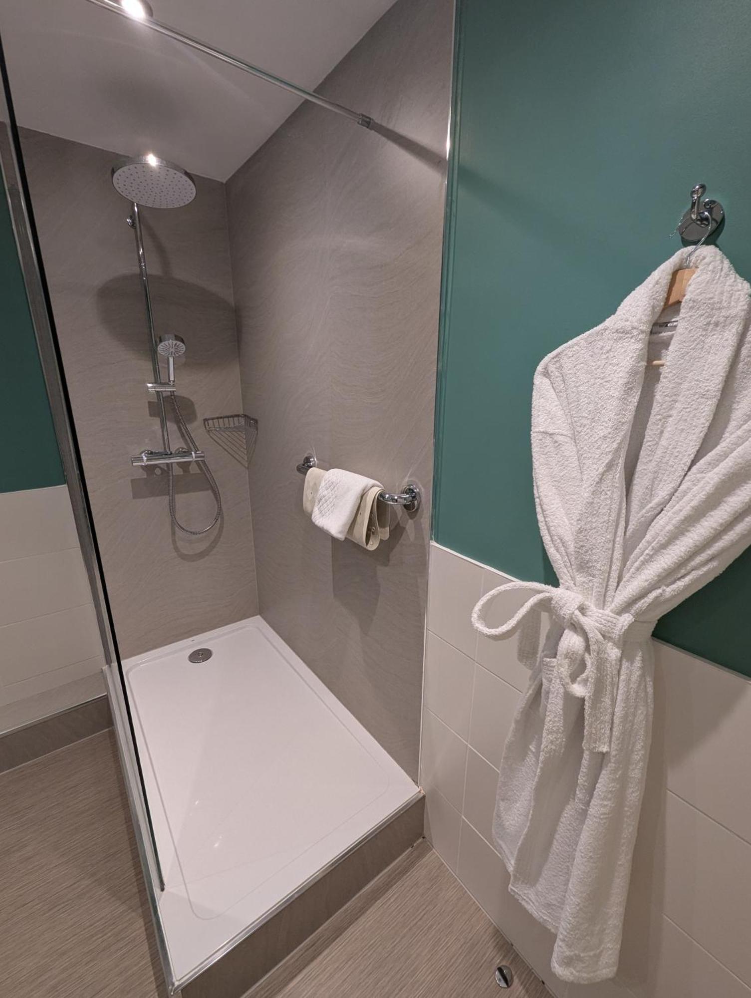 The Walnut Tree Hotel Бриджуотър Екстериор снимка