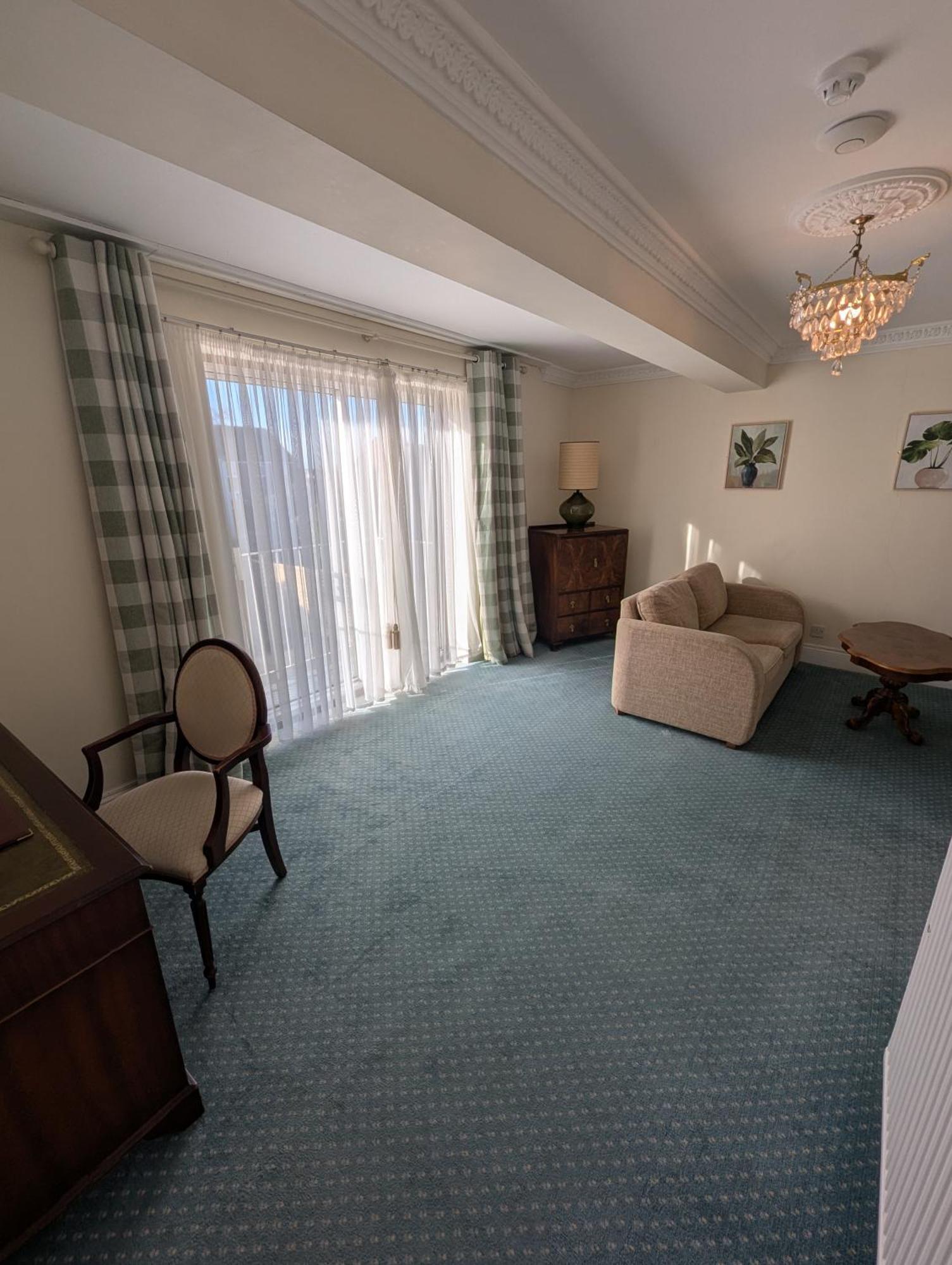The Walnut Tree Hotel Бриджуотър Екстериор снимка
